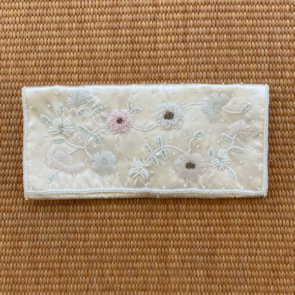 Vintage Handbags - 💕 Vintage Sharonee Clutch Made in Japan